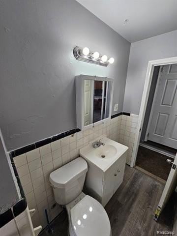 8442 Warwick St - Photo 5 of 30