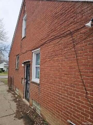 8442 Warwick St - Photo 6 of 30