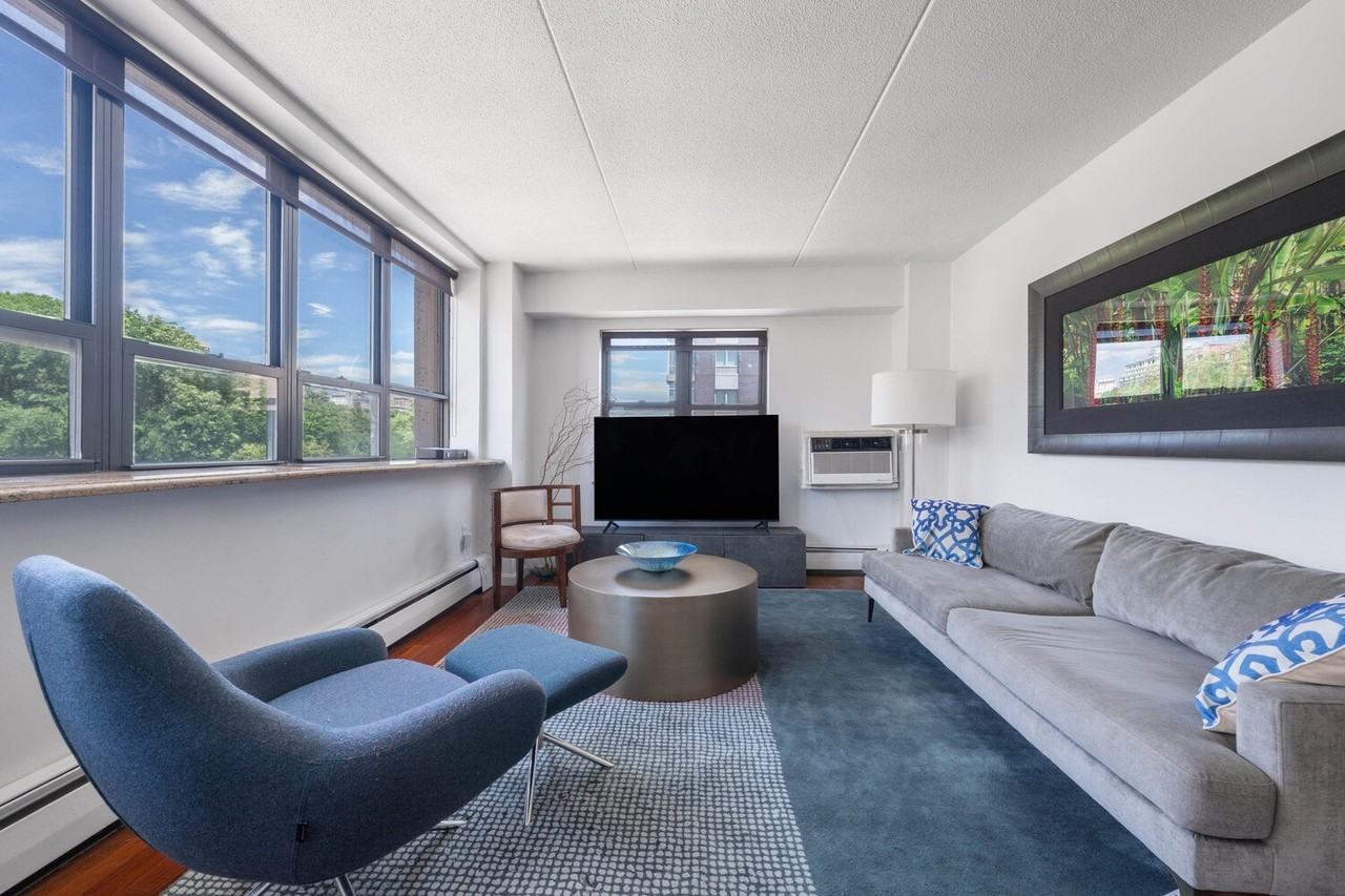 220 Manhattan Ave #5H - Photo 2 of 11