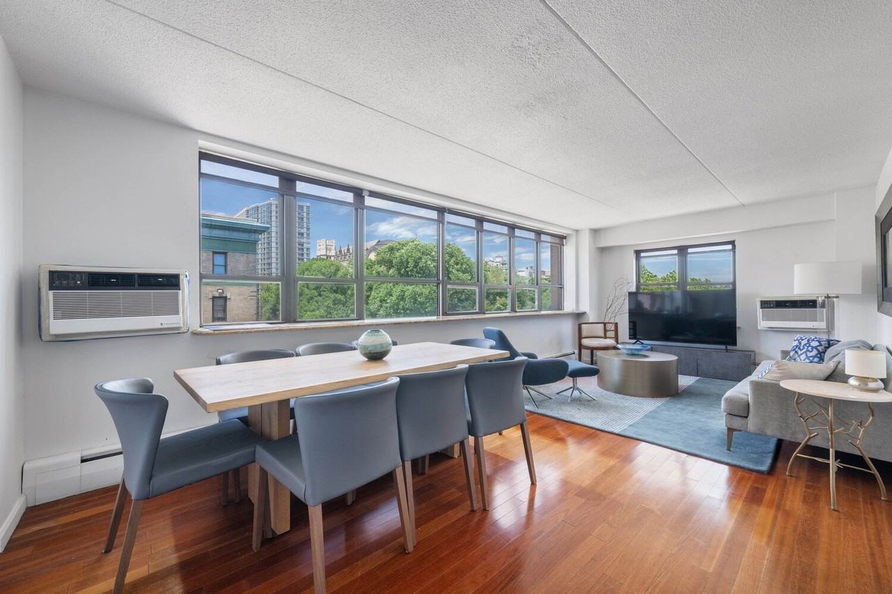 220 Manhattan Ave #5H - Photo 3 of 11