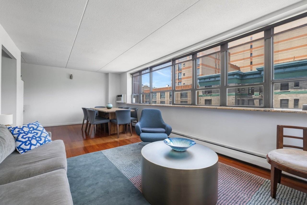 220 Manhattan Ave #5H - Photo 4 of 11