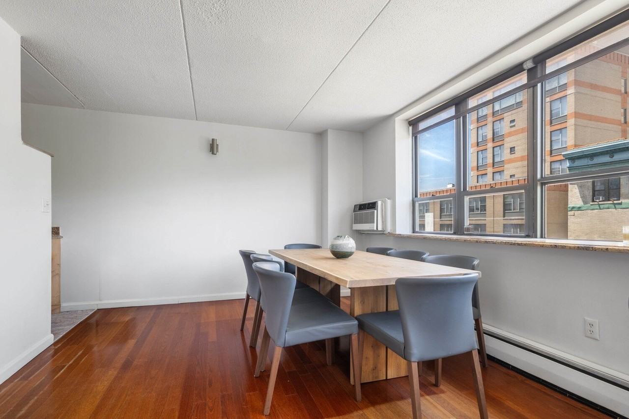 220 Manhattan Ave #5H - Photo 5 of 11