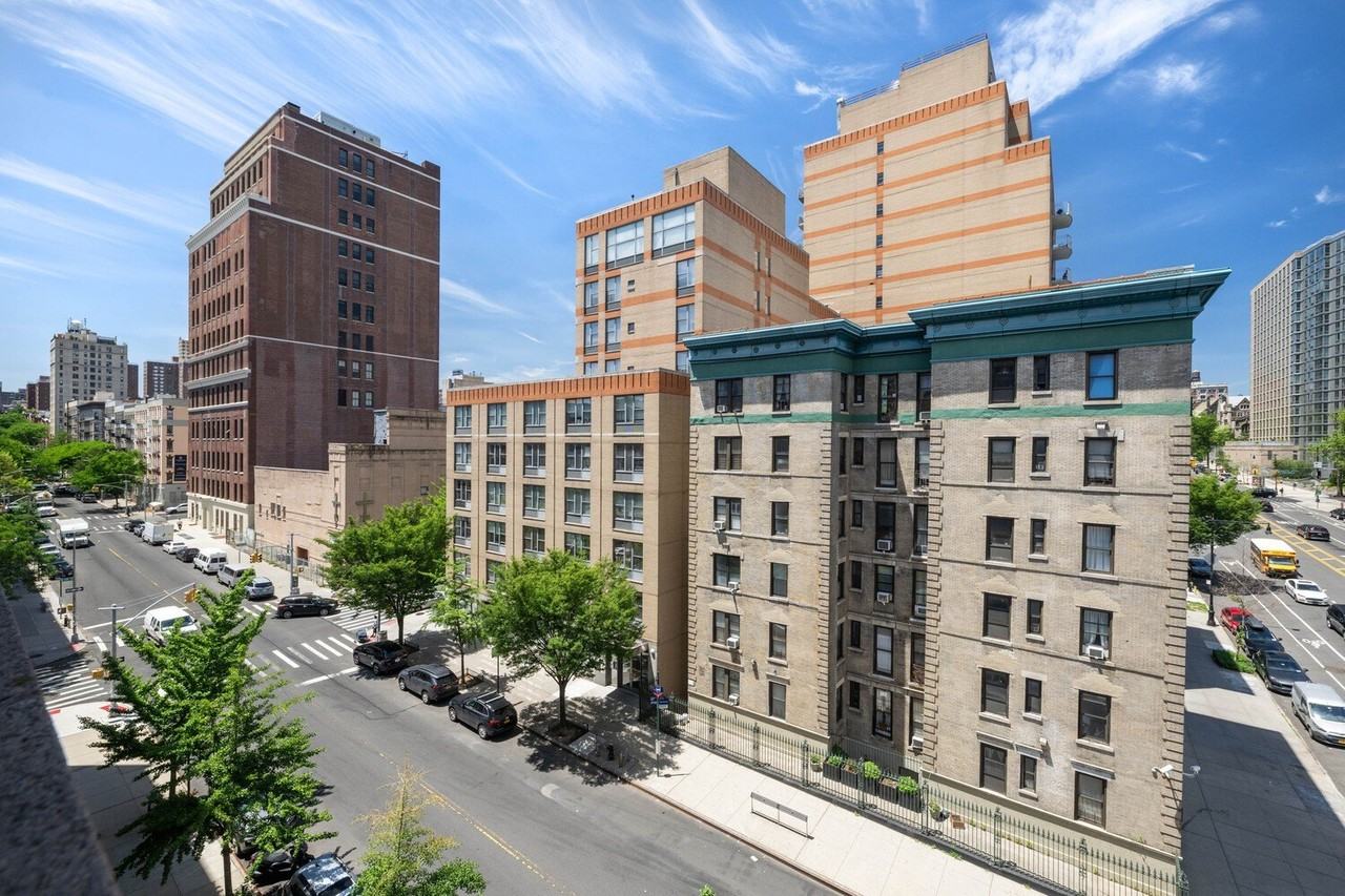 220 Manhattan Ave #5H - Photo 6 of 11