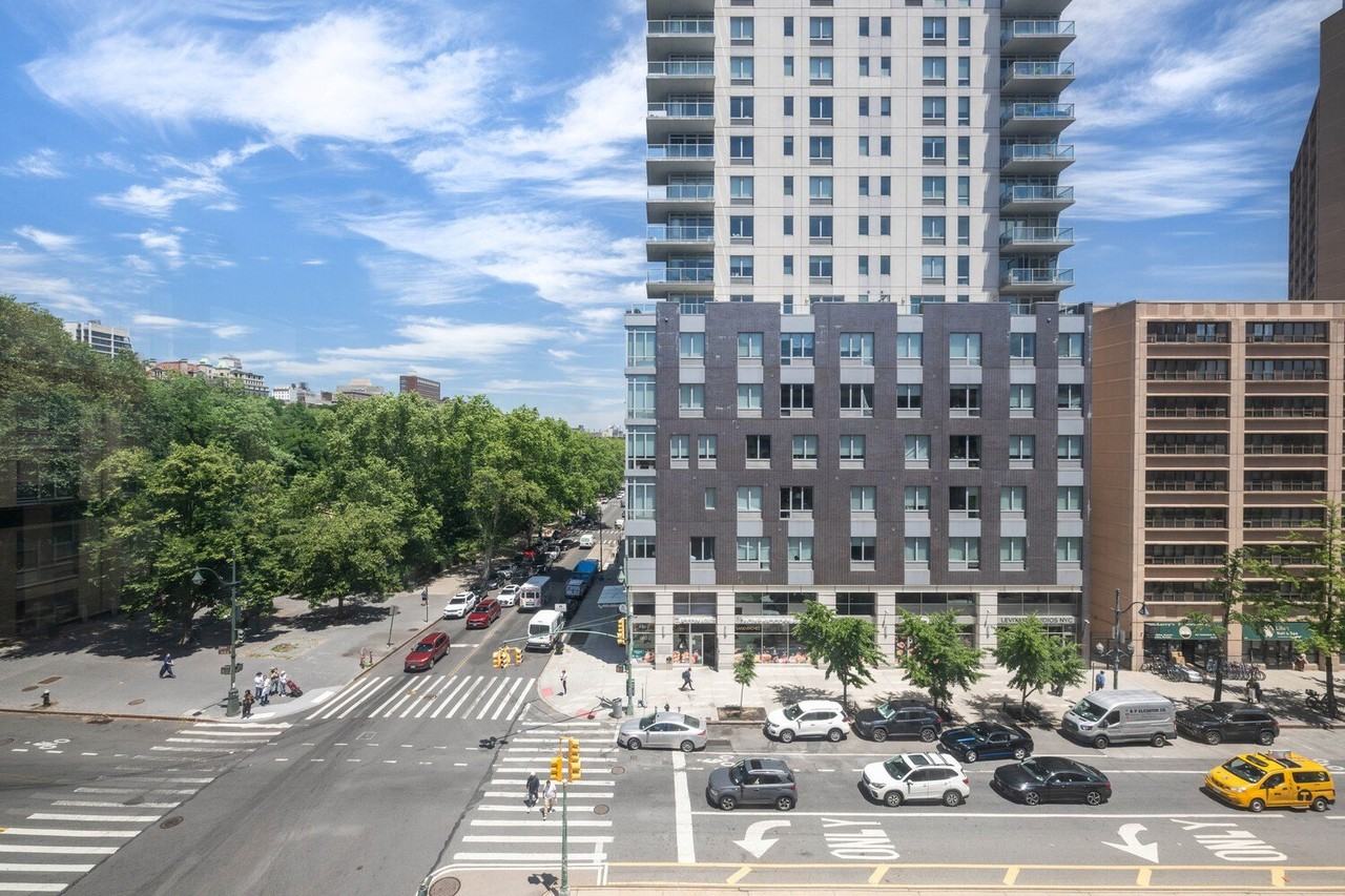 220 Manhattan Ave #5H - Photo 7 of 11