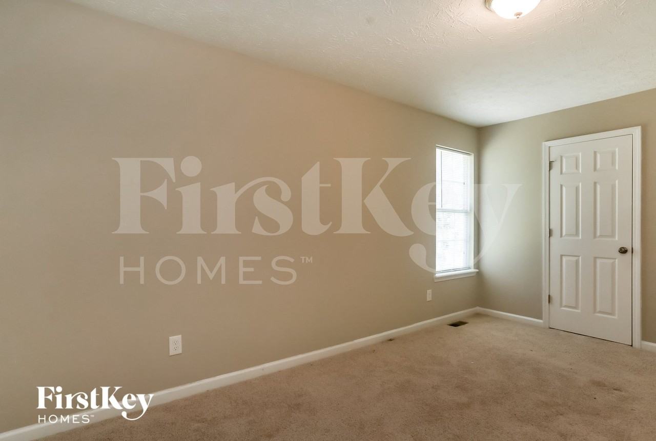 88 Ravenwood Ln - Photo 3 of 15