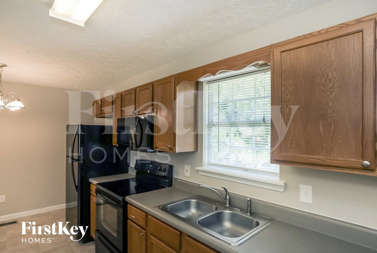 88 Ravenwood Ln - Photo 4 of 15
