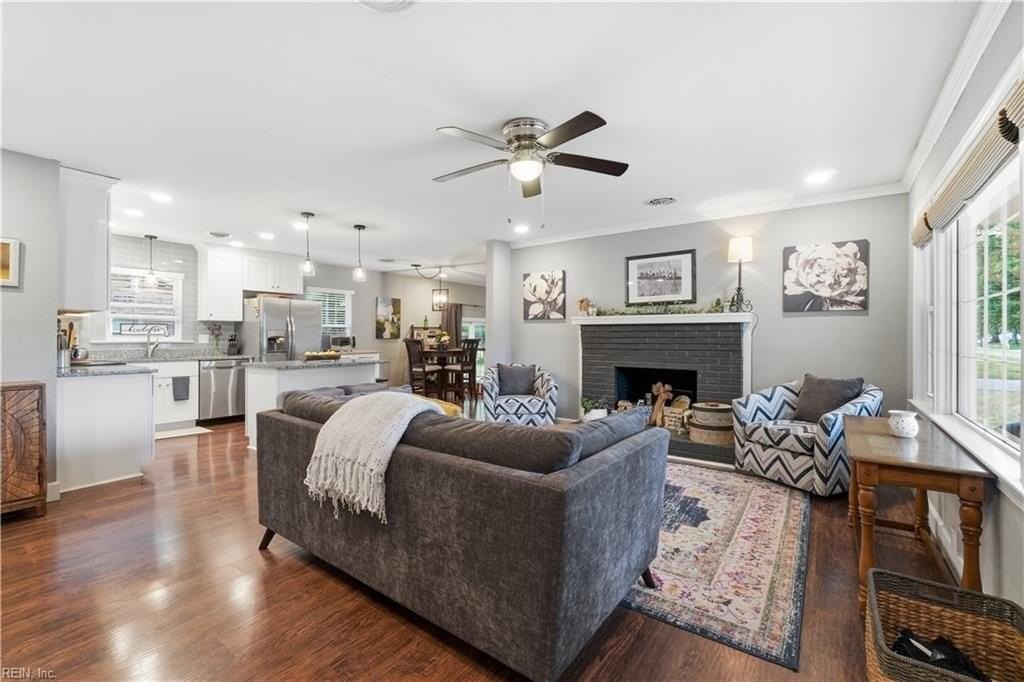 2509 Meiggs Rd - Photo 5 of 34