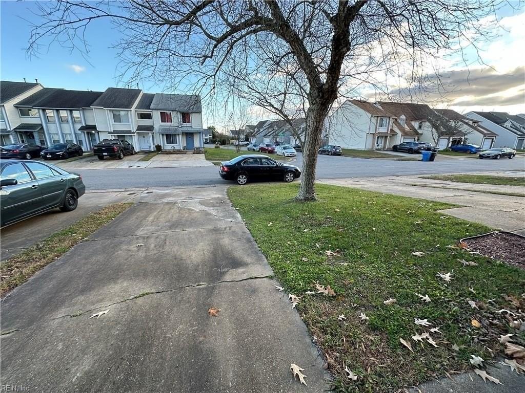 792 Quesnel Dr - Photo 3 of 28