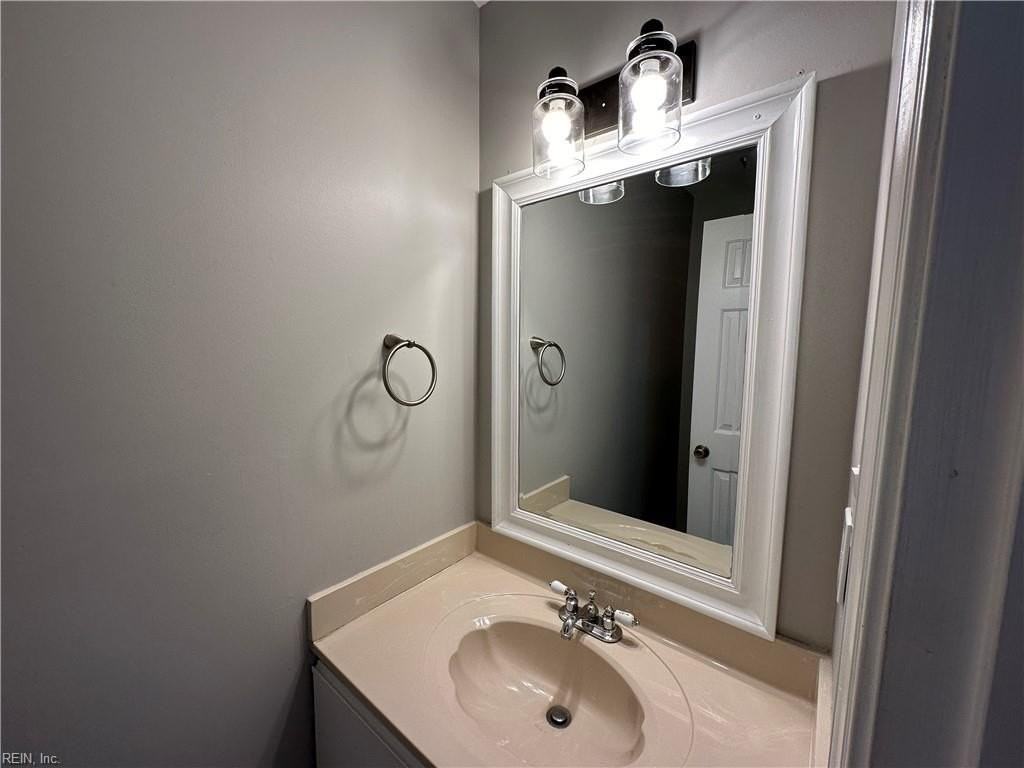 792 Quesnel Dr - Photo 5 of 28