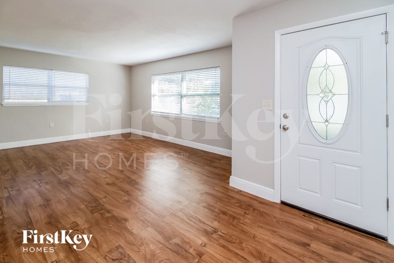 802 Morocco Ave - Photo 5 of 19