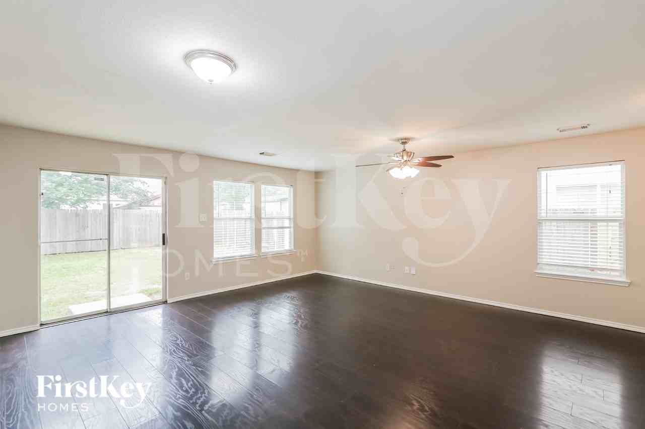 7311 Rising Brook Dr - Photo 5 of 20
