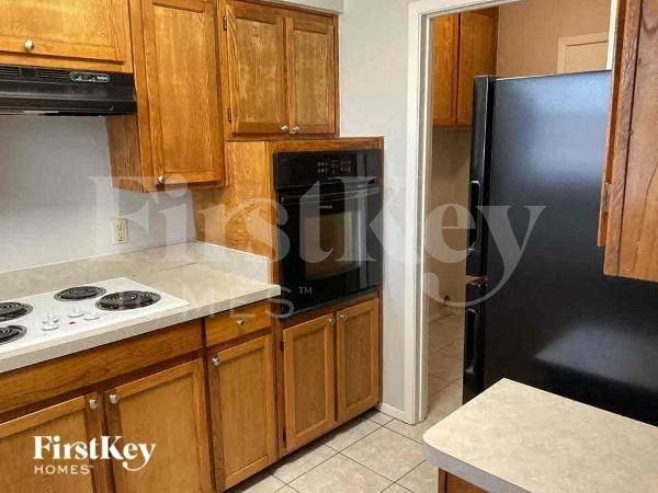 6481 Whitehurst Dr - Photo 4 of 10