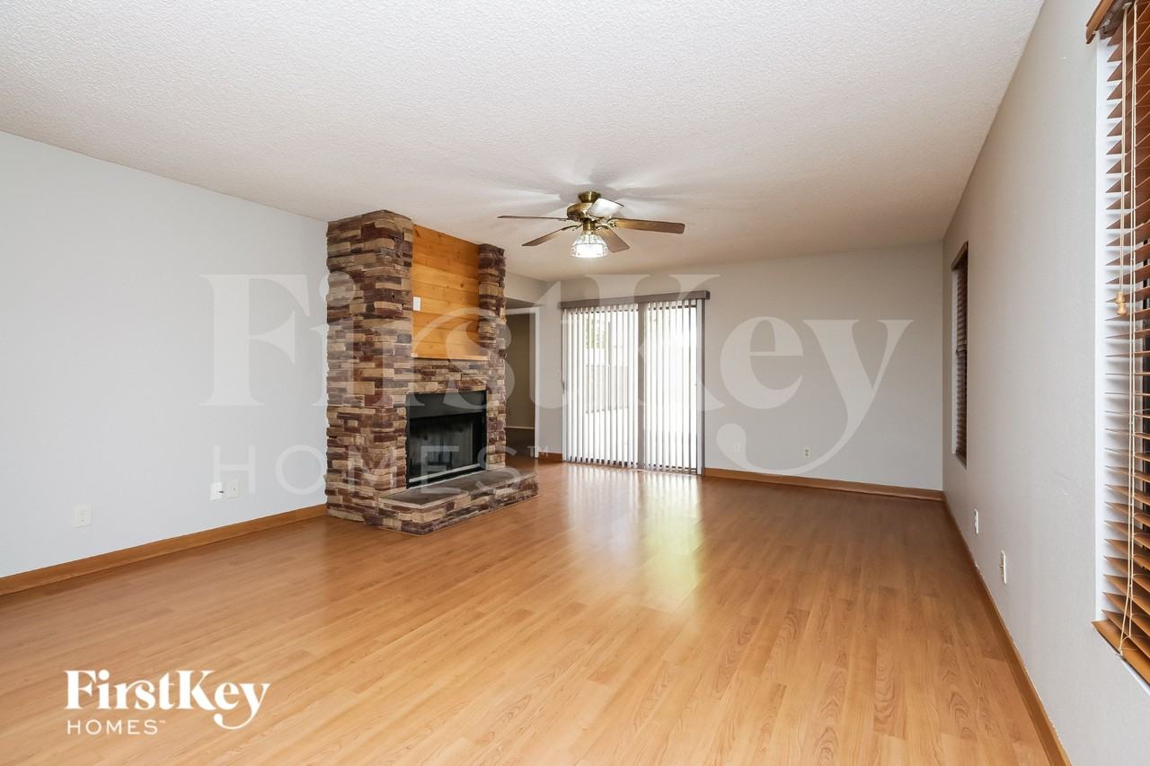 6410 W Townley Ave - Photo 2 of 18