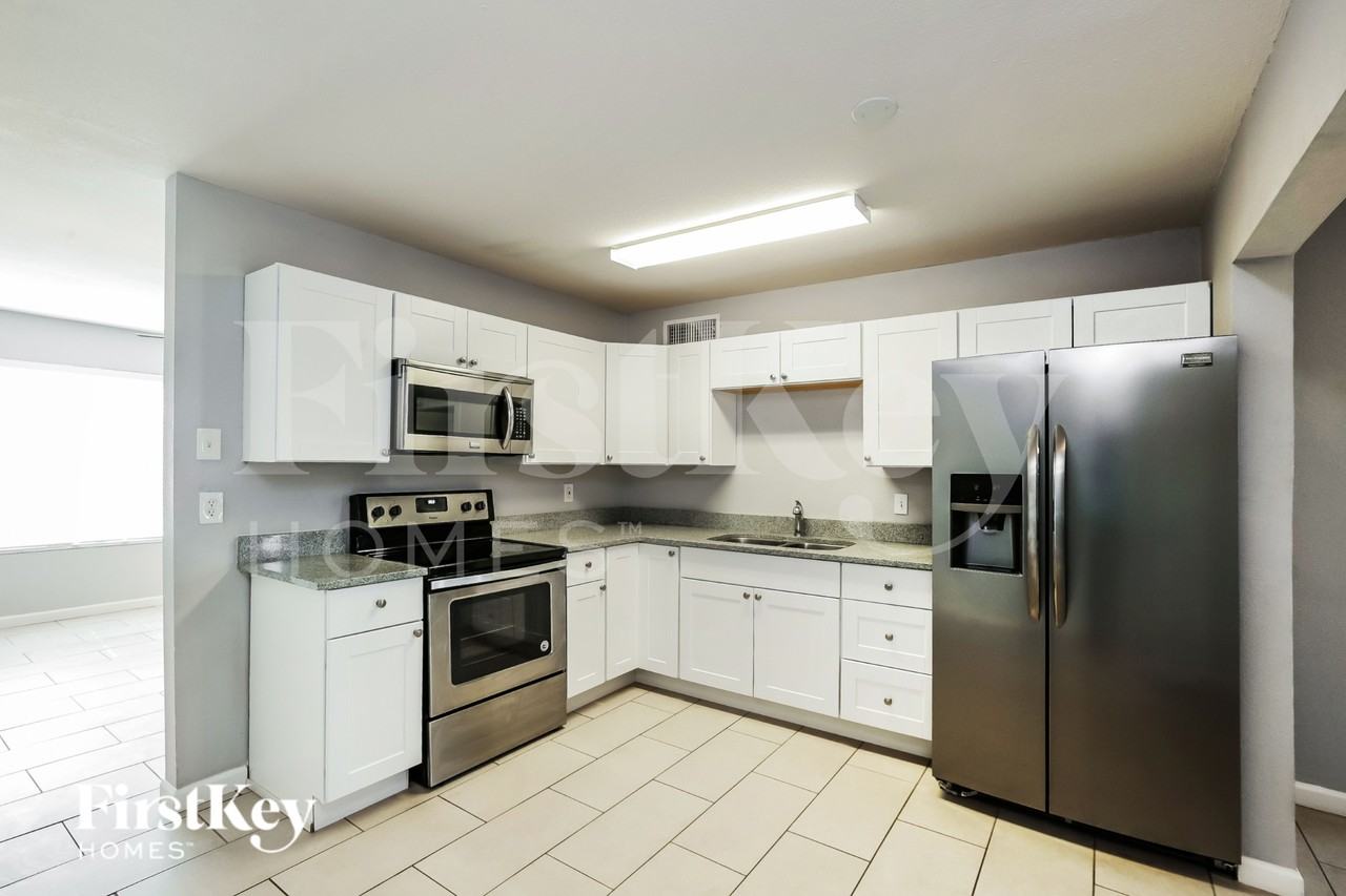 6008 S 45th Pl - Photo 6 of 18