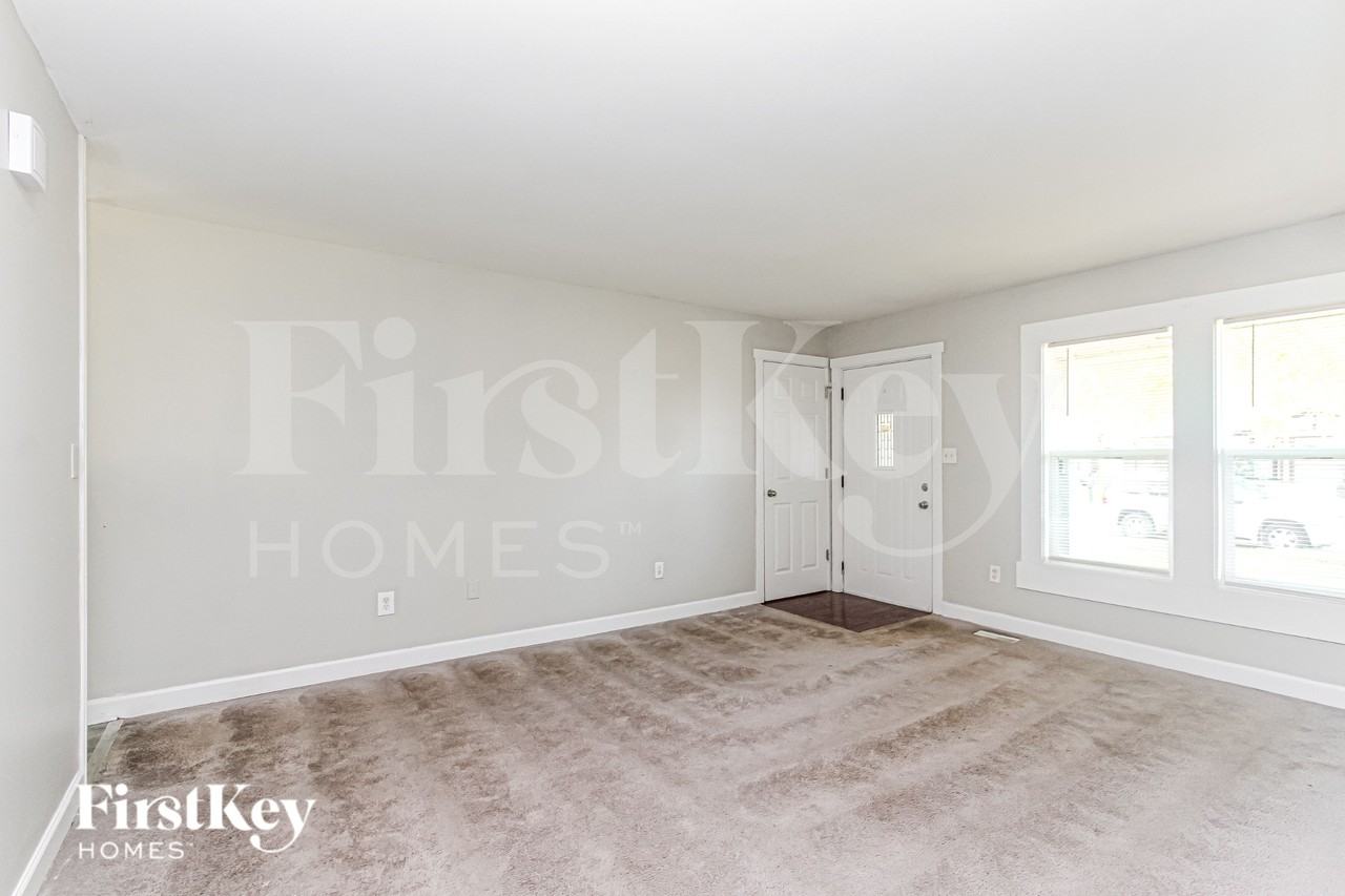 5837 Walsham Way - Photo 4 of 16