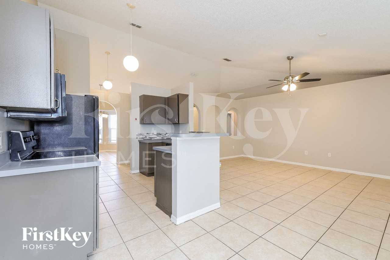 468 Dove Dr - Photo 6 of 15