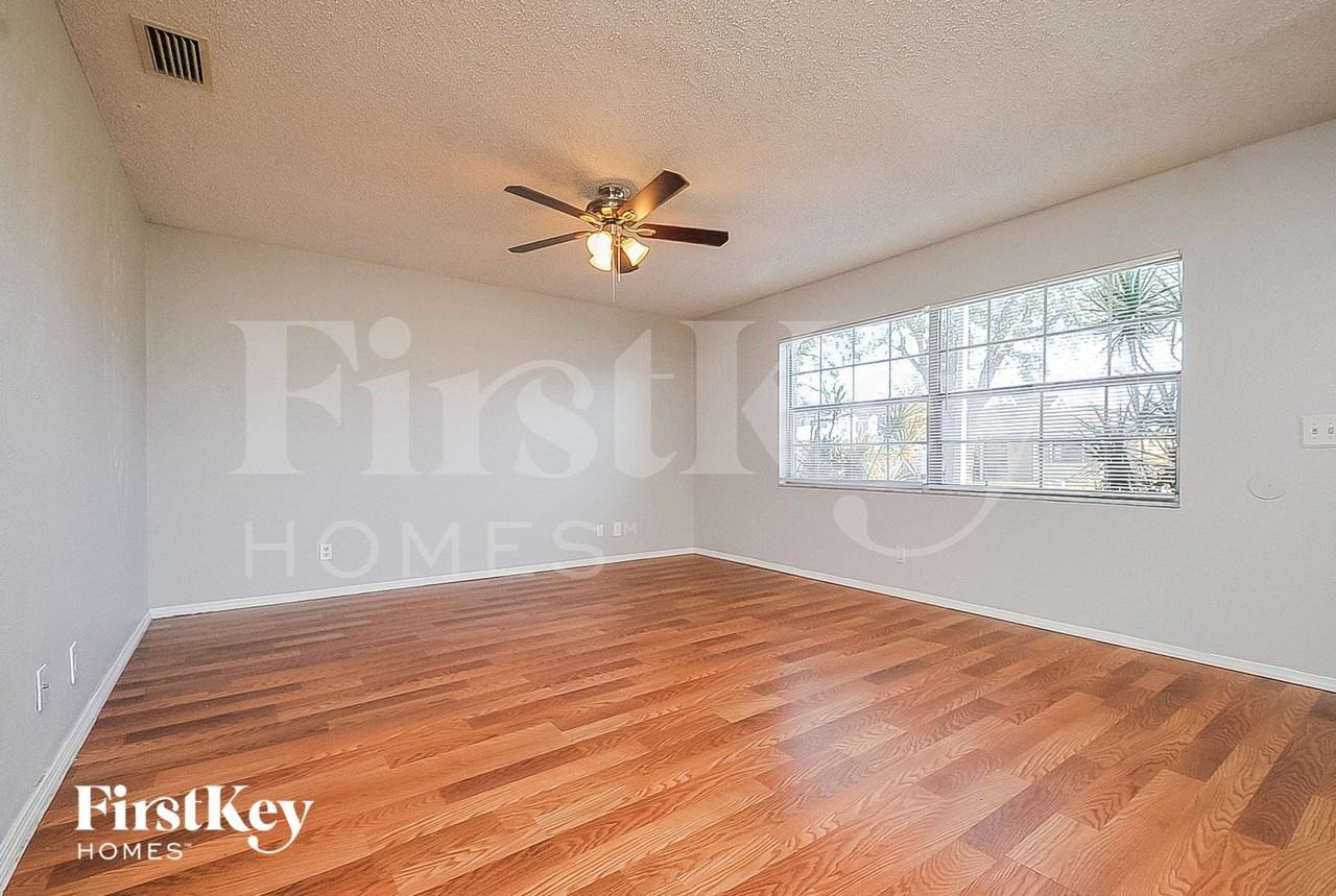 4402 S Lanier Dr - Photo 2 of 15
