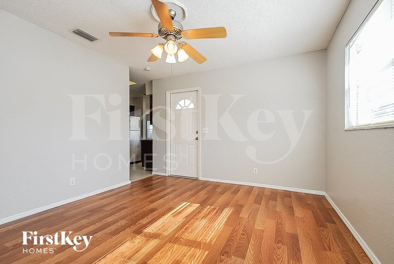 4402 S Lanier Dr - Photo 5 of 15