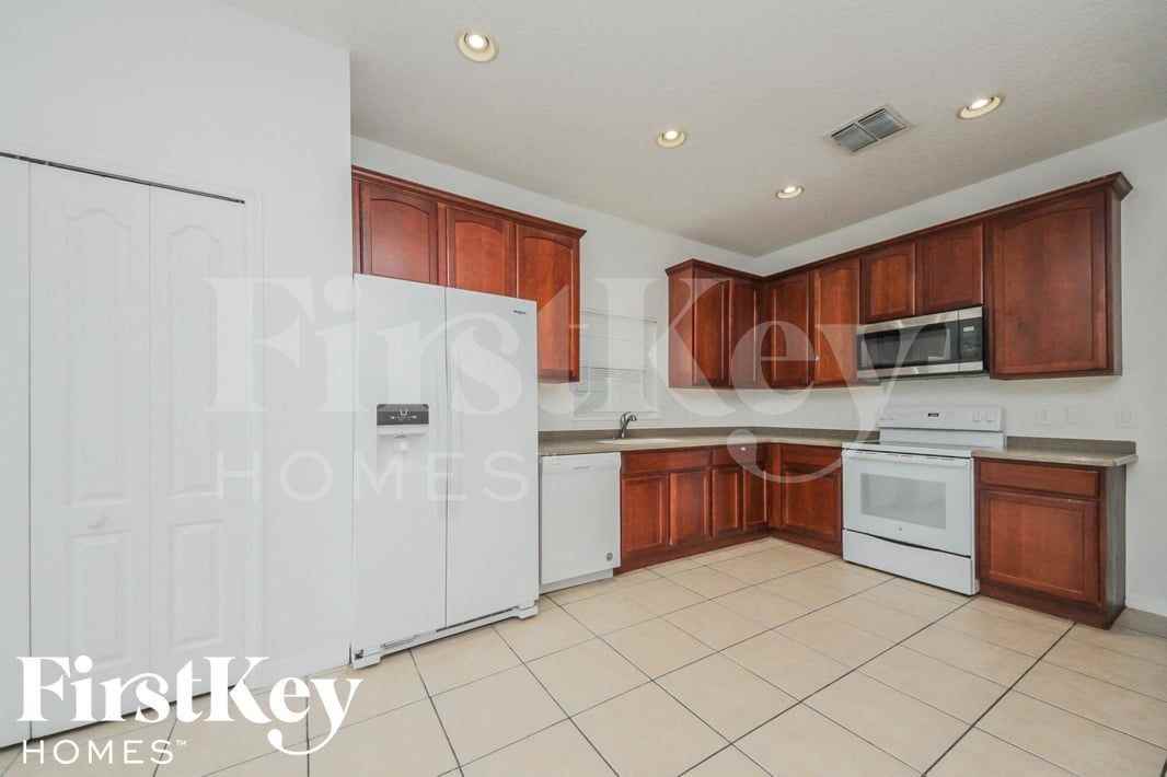 4302 Hidden Meadow Dr - Photo 7 of 15