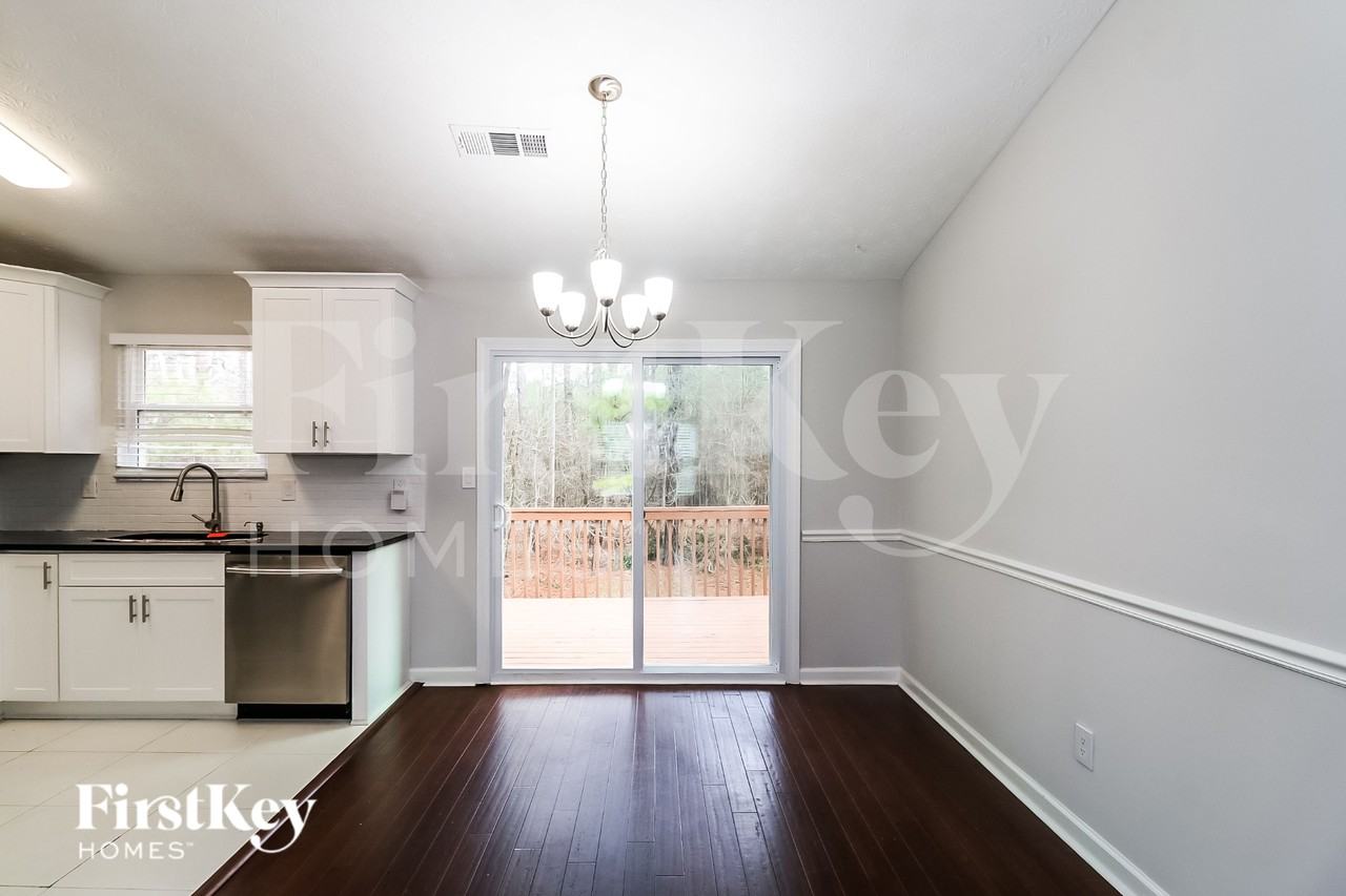 405 Sheringham Ct - Photo 5 of 18