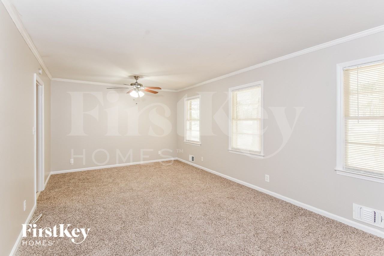 3605 Las Olas Dr - Photo 5 of 18