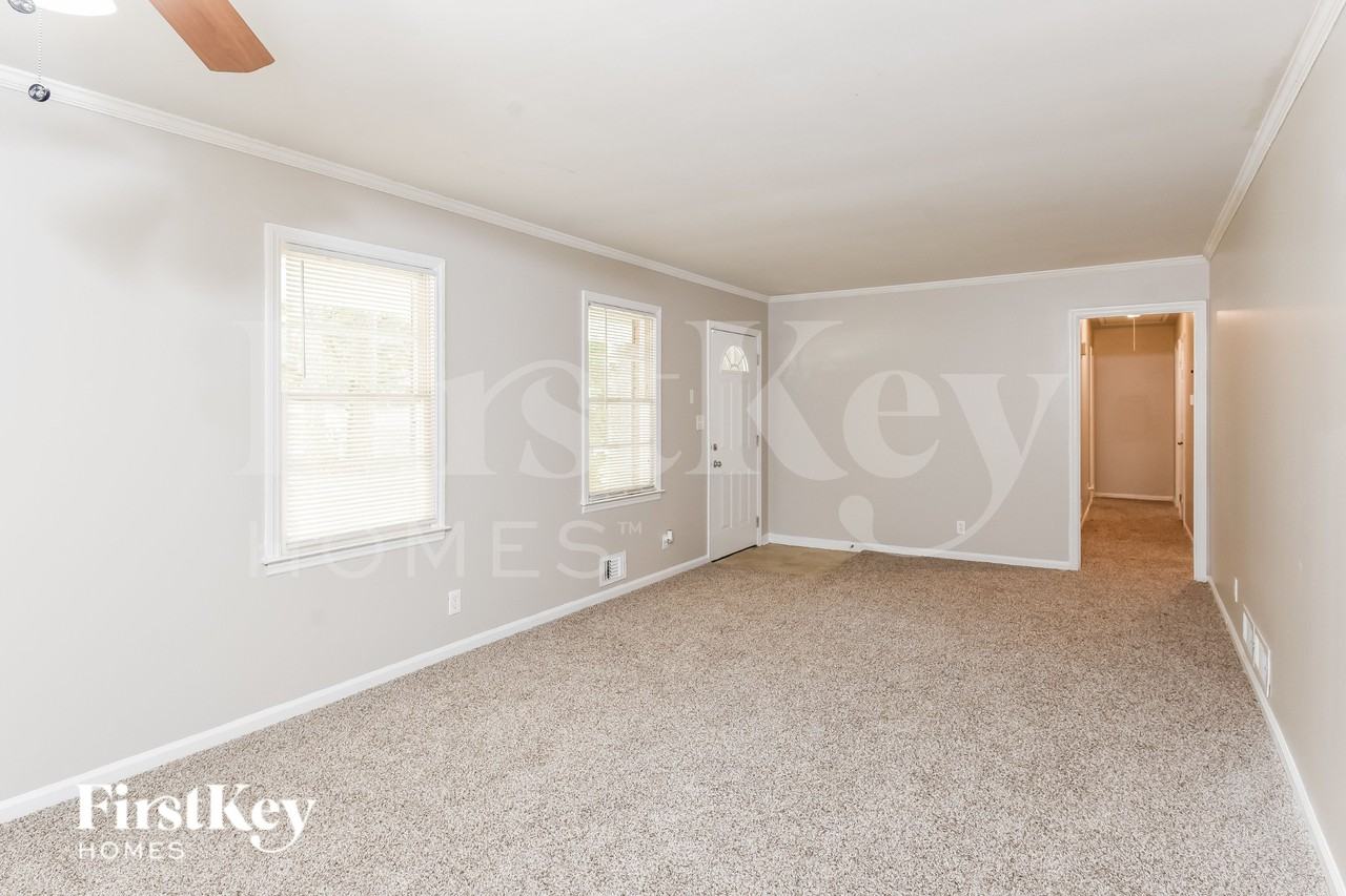 3605 Las Olas Dr - Photo 6 of 18