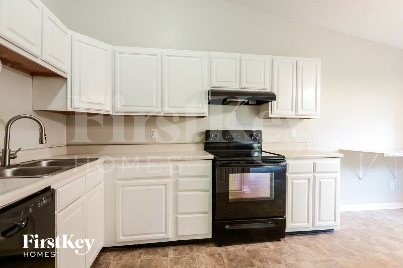 274 Meadow Glen Dr - Photo 6 of 16