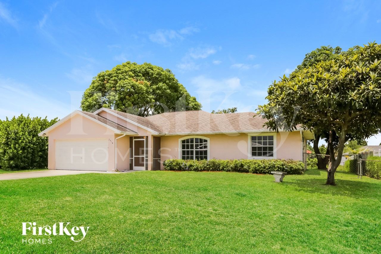 2514 Sw Monterrey Ln - Photo 2 of 16