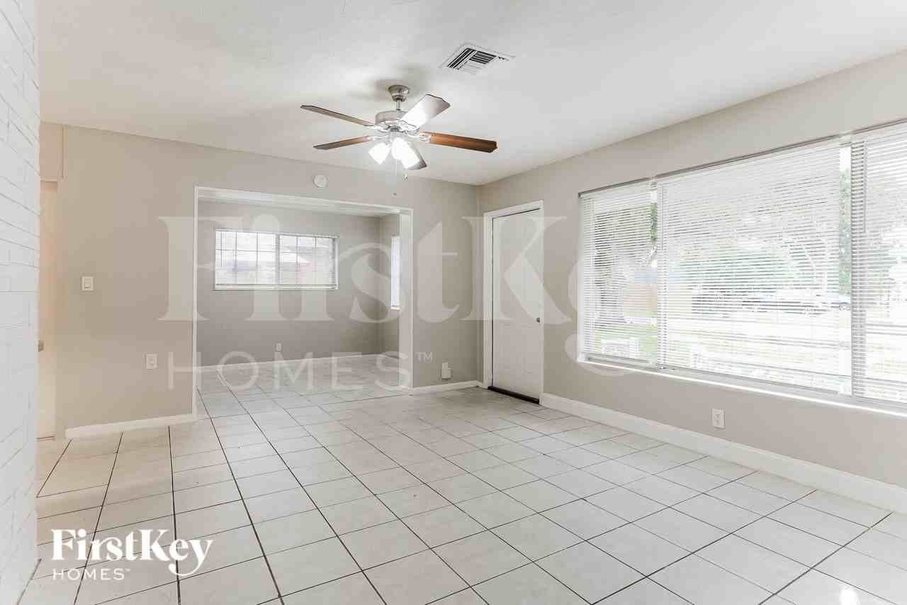 2322 Nave - Photo 3 of 16