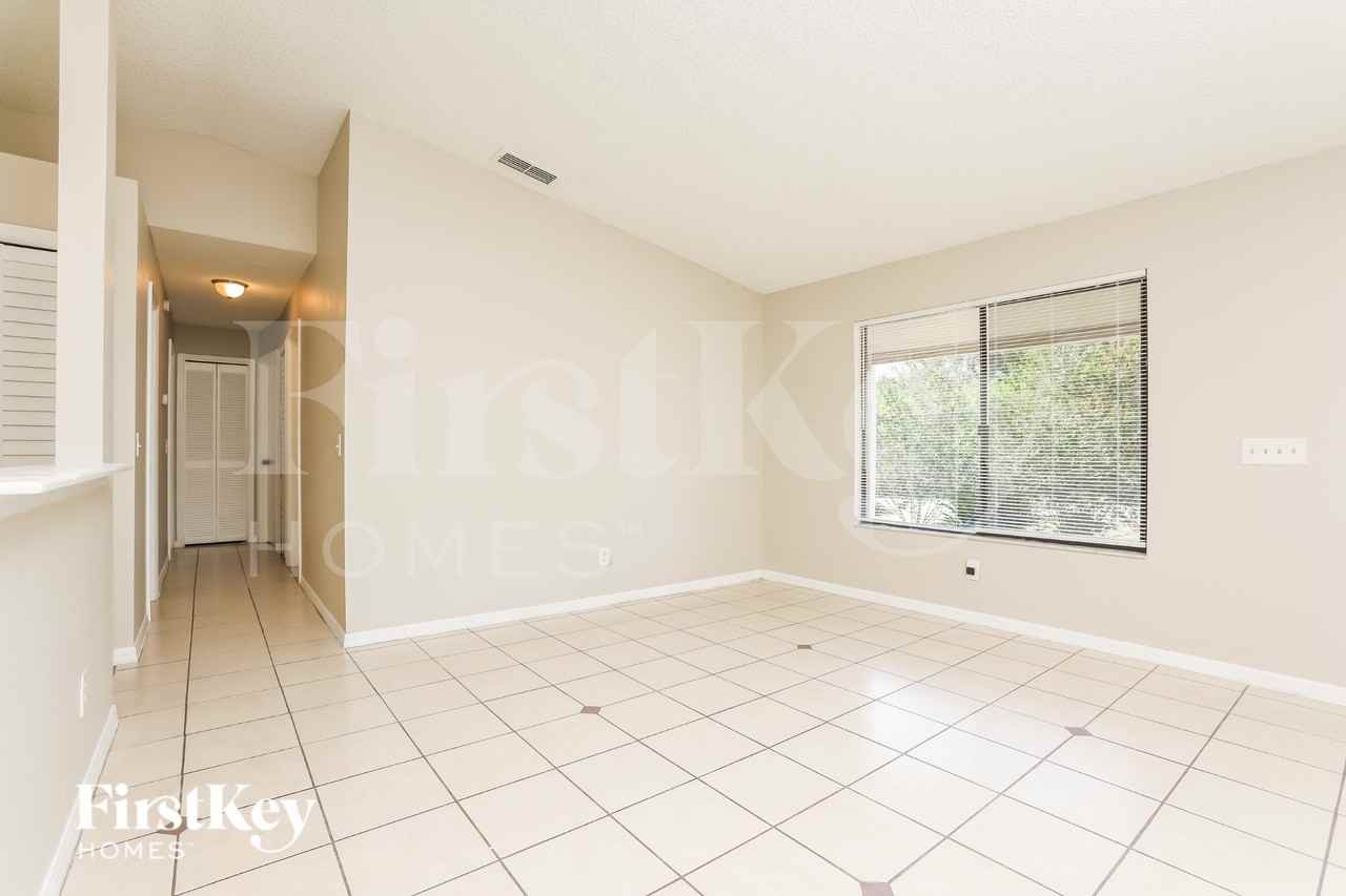 2084 Everest St - Photo 5 of 19