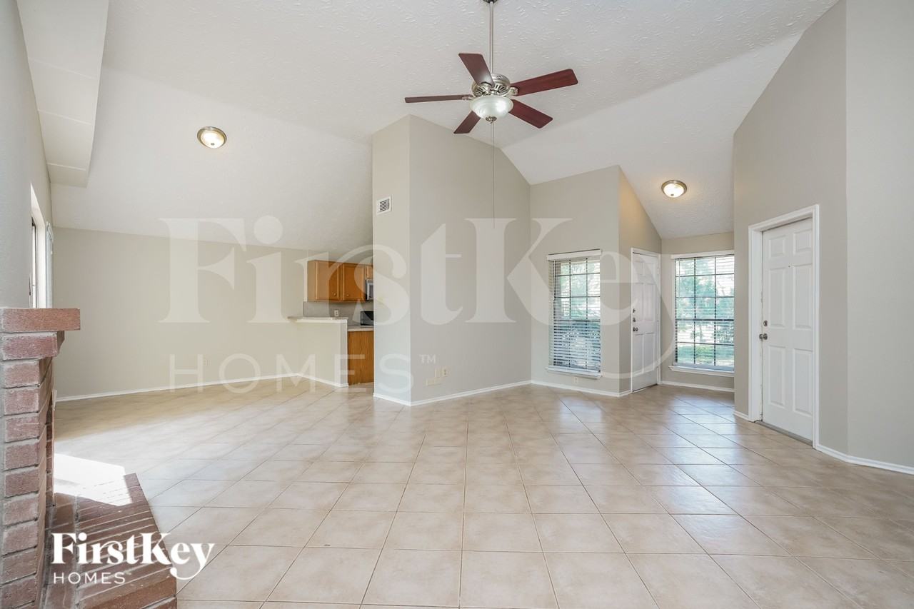 18423 Arbormont Dr - Photo 4 of 16