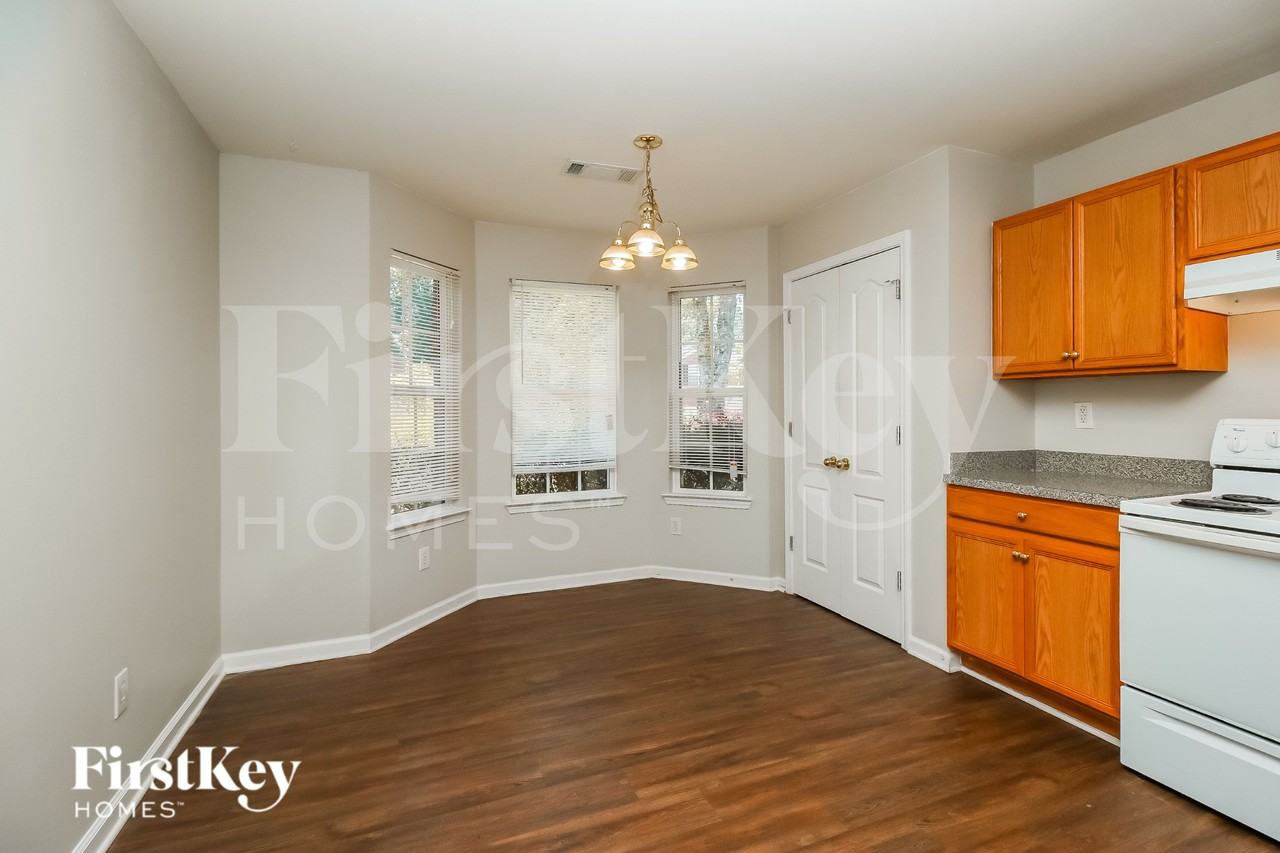 160 Lakeview Trl - Photo 6 of 16