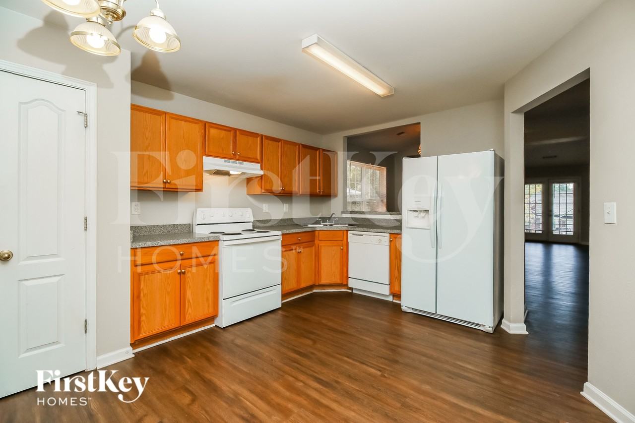 160 Lakeview Trl - Photo 7 of 16