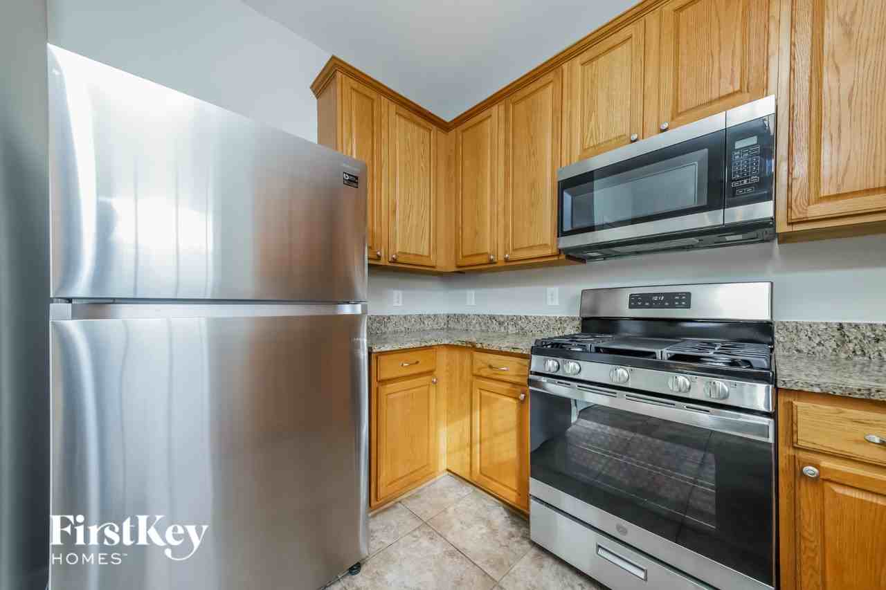1511 Pecan Ln - Photo 6 of 15