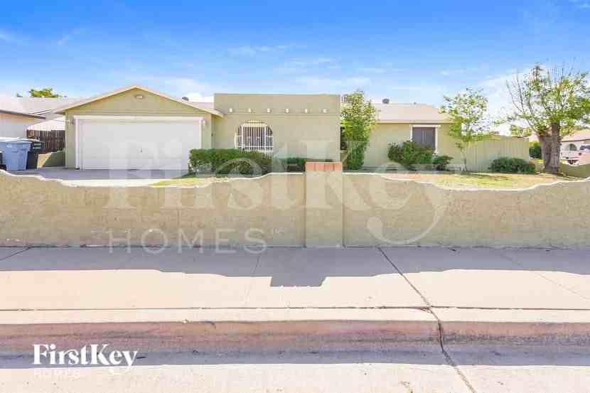 14401 N 36th St - Photo 2 of 15