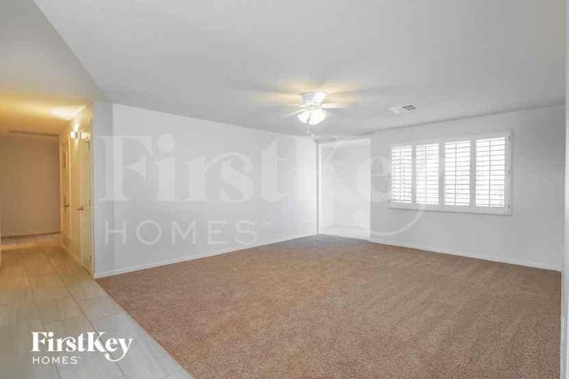 14401 N 36th St - Photo 5 of 15