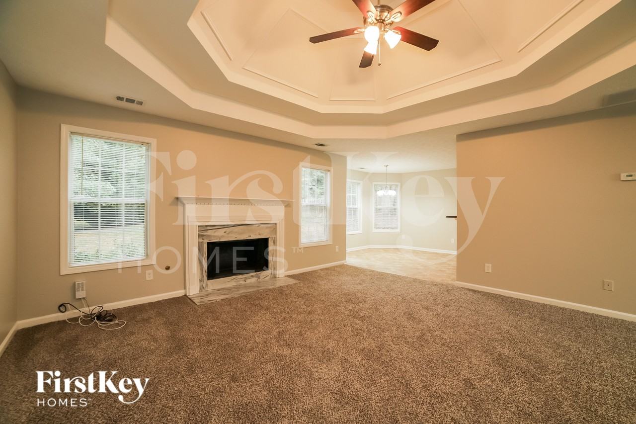 1360 Princeton View Ct - Photo 2 of 18