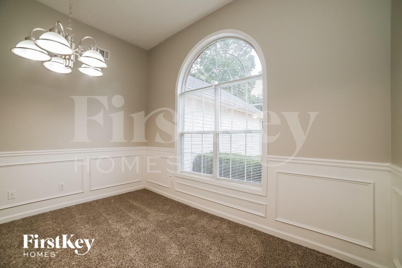1360 Princeton View Ct - Photo 5 of 18