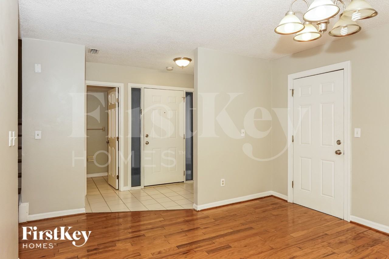 1315 Wilderness Ln - Photo 2 of 15