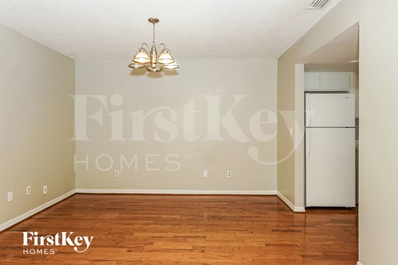 1315 Wilderness Ln - Photo 5 of 15