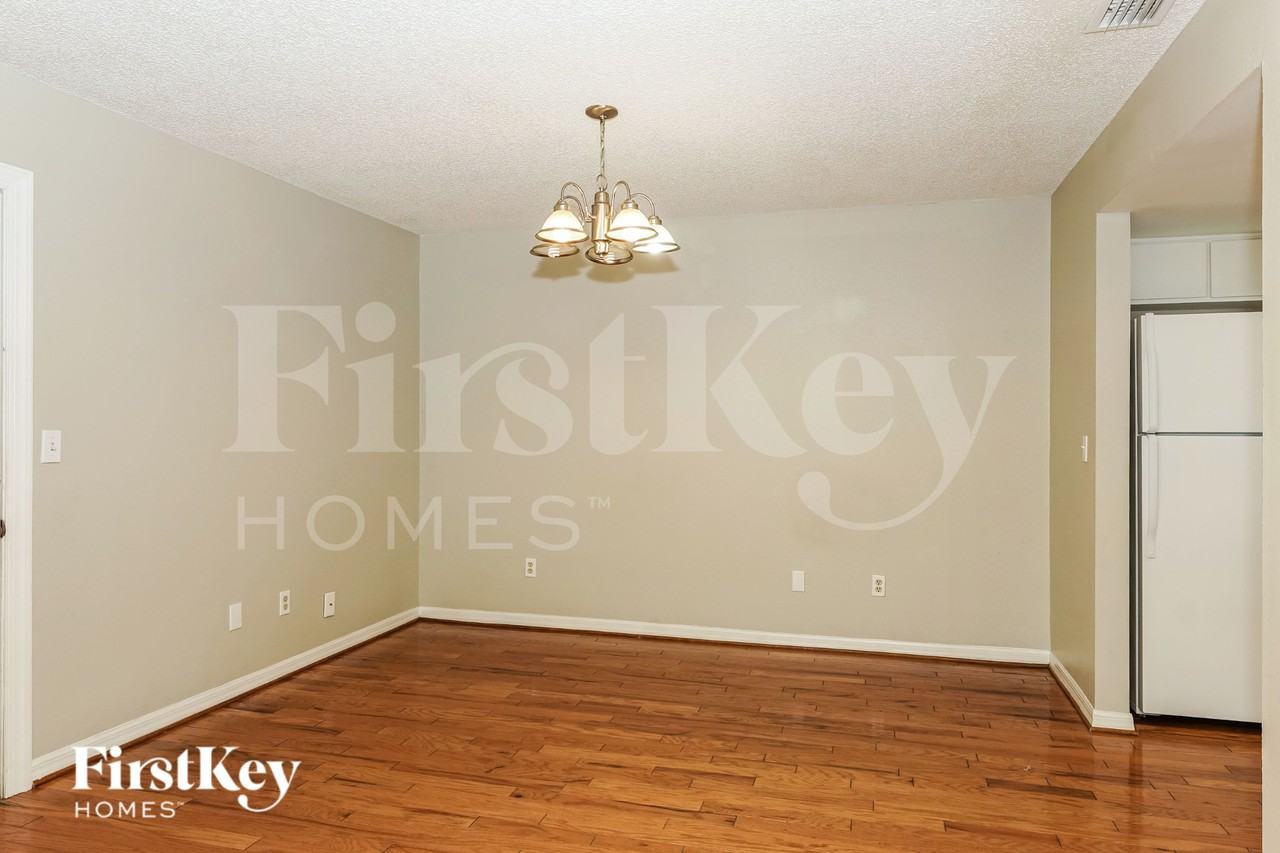 1315 Wilderness Ln - Photo 6 of 15