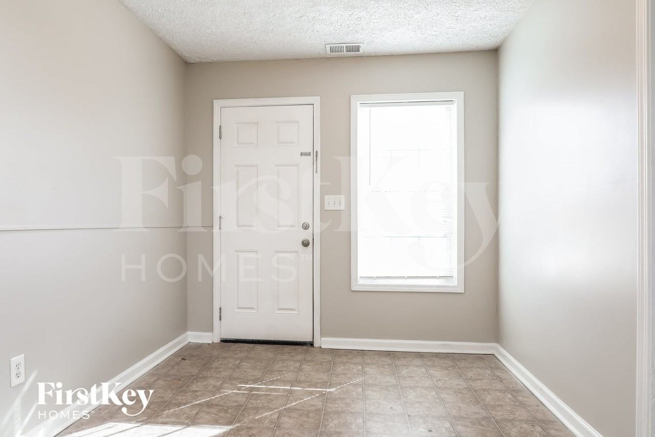 120 Grayview Ct - Photo 3 of 15