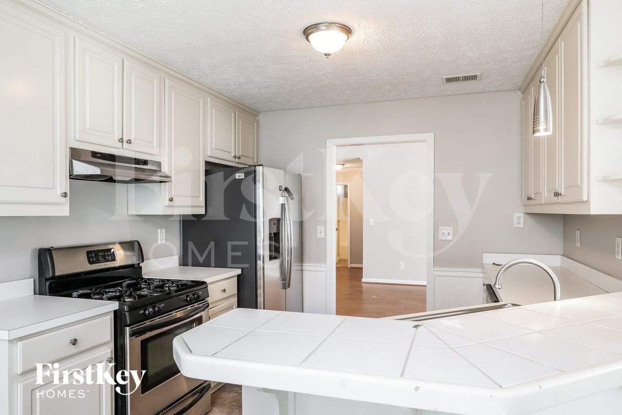 120 Grayview Ct - Photo 7 of 15