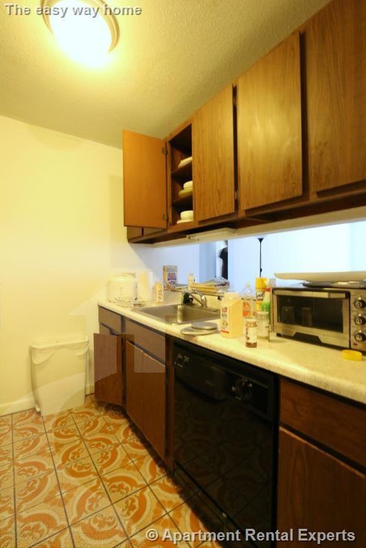41 Belmont St #31 - Photo 3 of 19