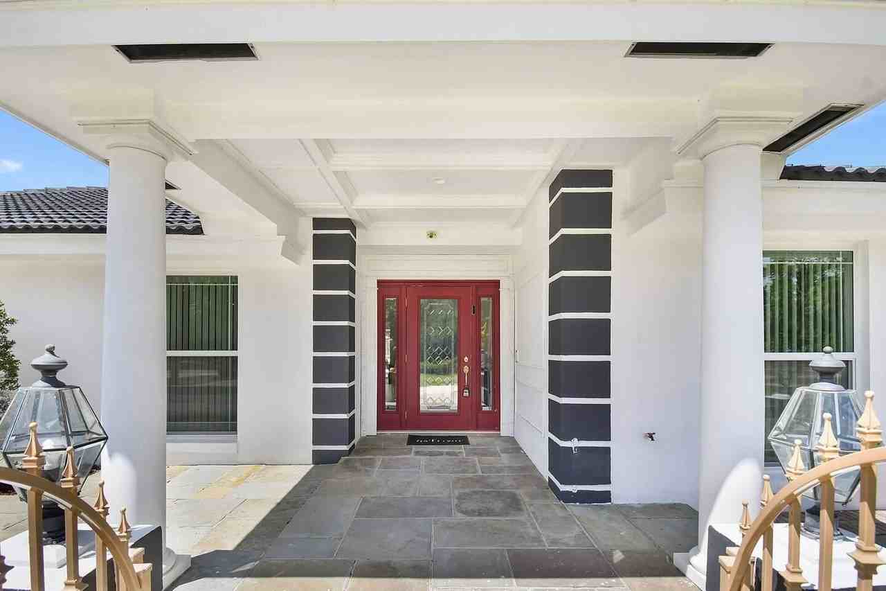 12231 Areaca Dr - Photo 4 of 50