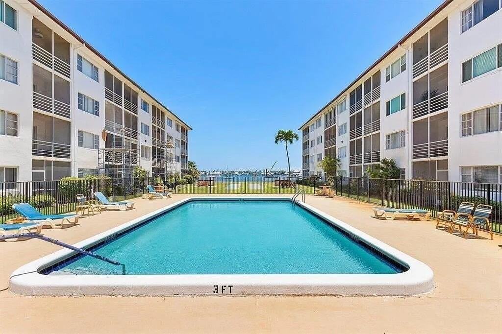 4500 N Flagler Dr #C9 - Photo 6 of 19