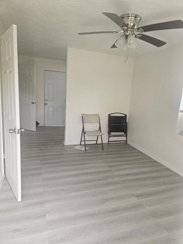 505 Nw 16th Ave - Photo 3 of 8