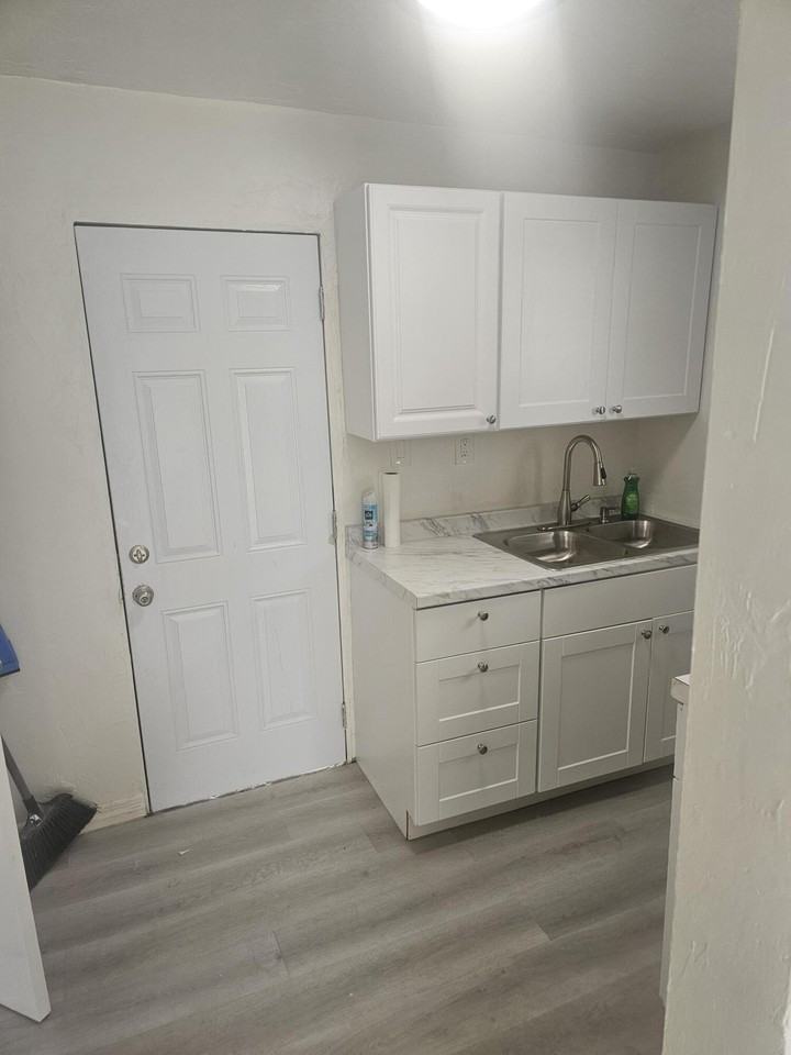 505 Nw 16th Ave - Photo 6 of 8