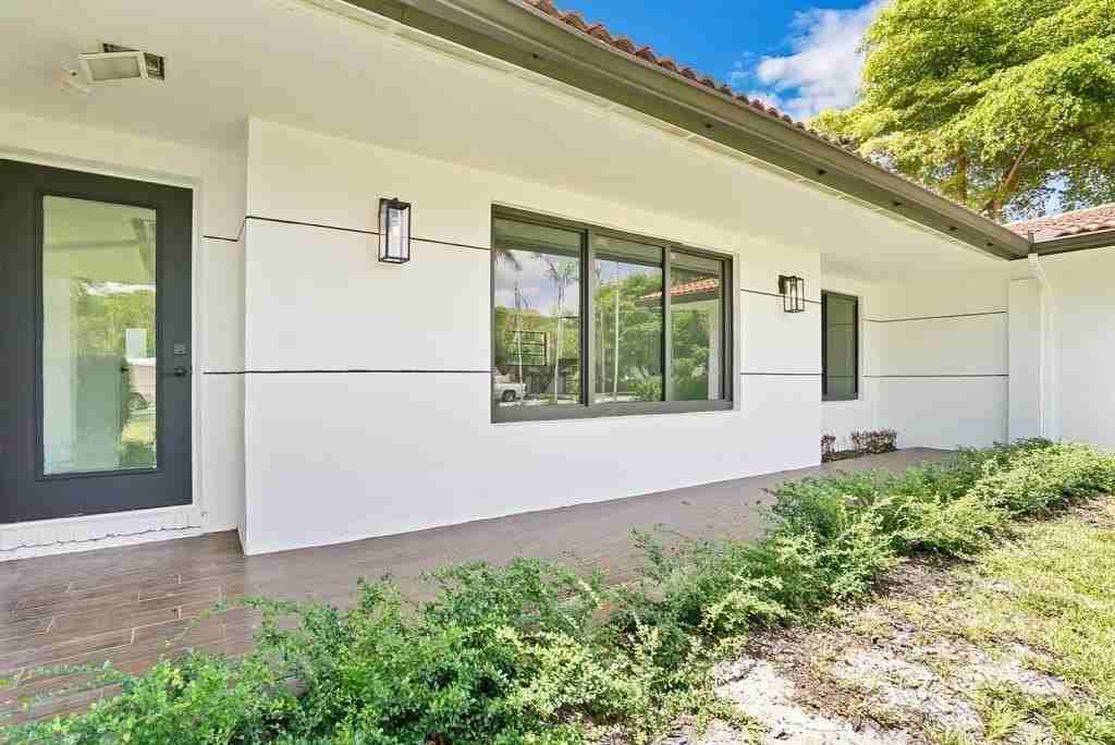 4190 Sw 4th St - Photo 4 of 30