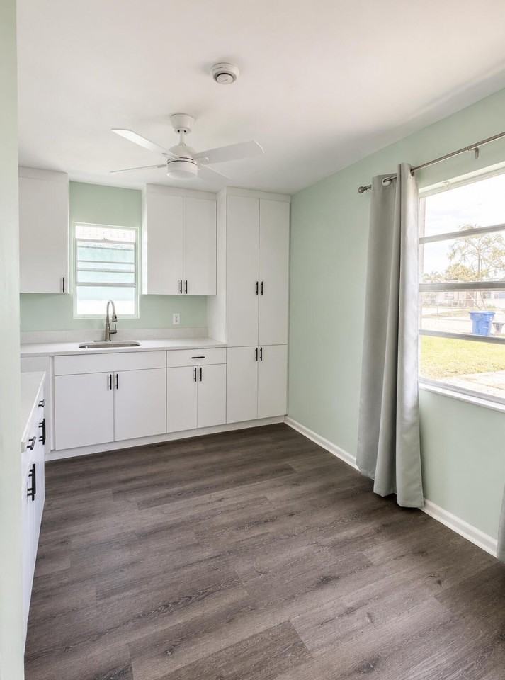 1328 W 6th St - Photo 2 of 11